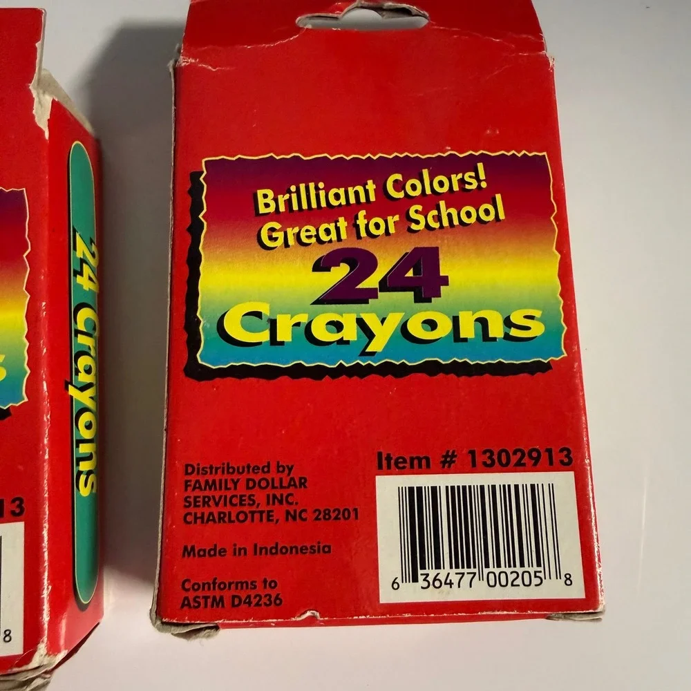 RARE Vintage Family Dollar 24 Crayons Brilliant Colors Non Toxic 2 Boxes 1302913